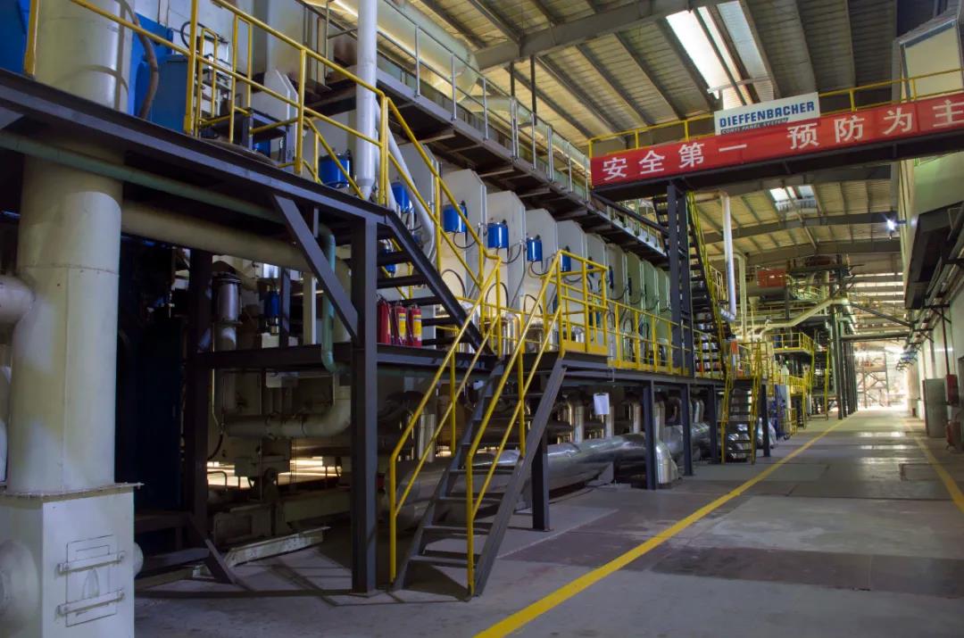 華洲高品質(zhì)無醛板材，都需要什么水平的生產(chǎn)設(shè)備？(圖3)