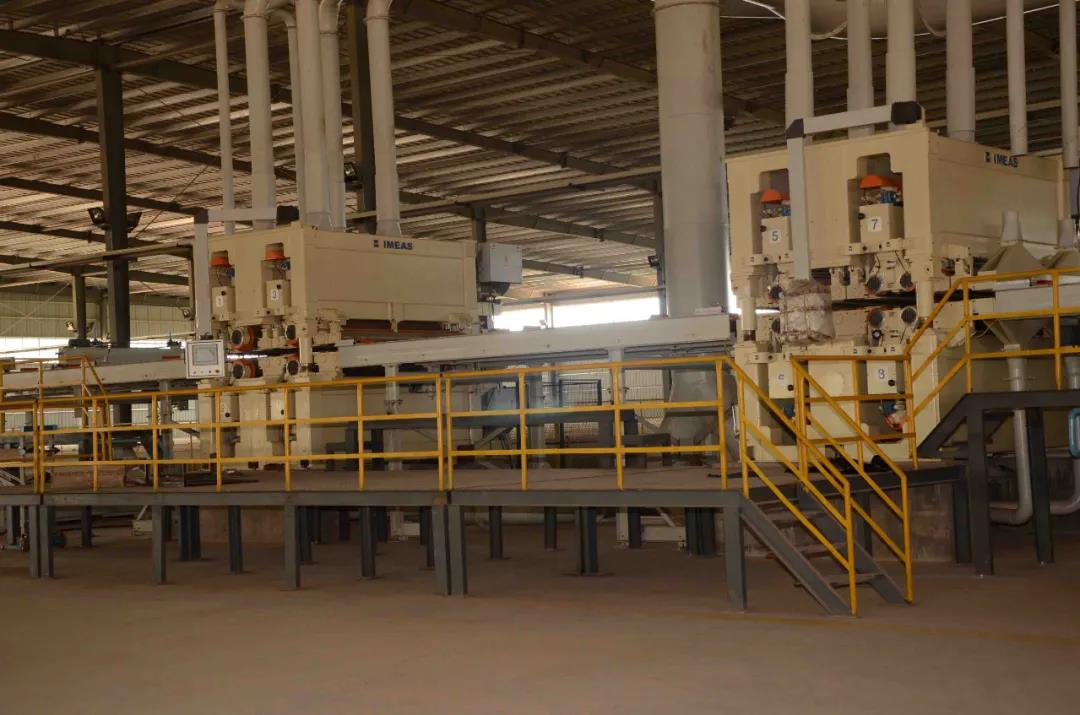 華洲高品質(zhì)無醛板材，都需要什么水平的生產(chǎn)設(shè)備？(圖5)