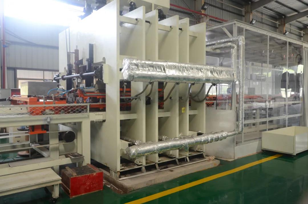 “素板美容院”，華洲又一條飾面板生產(chǎn)線投產(chǎn)了！(圖4)