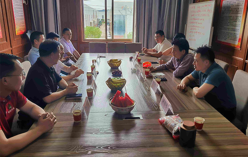 【綠色領(lǐng)航·智慧交融】華洲木業(yè)董事長率團(tuán)深訪鐘氏木業(yè)，共譜江西綠色發(fā)展新篇章(圖5)